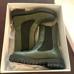 & other stories chunky Chelsea boots olive green size 38 or US 7.5